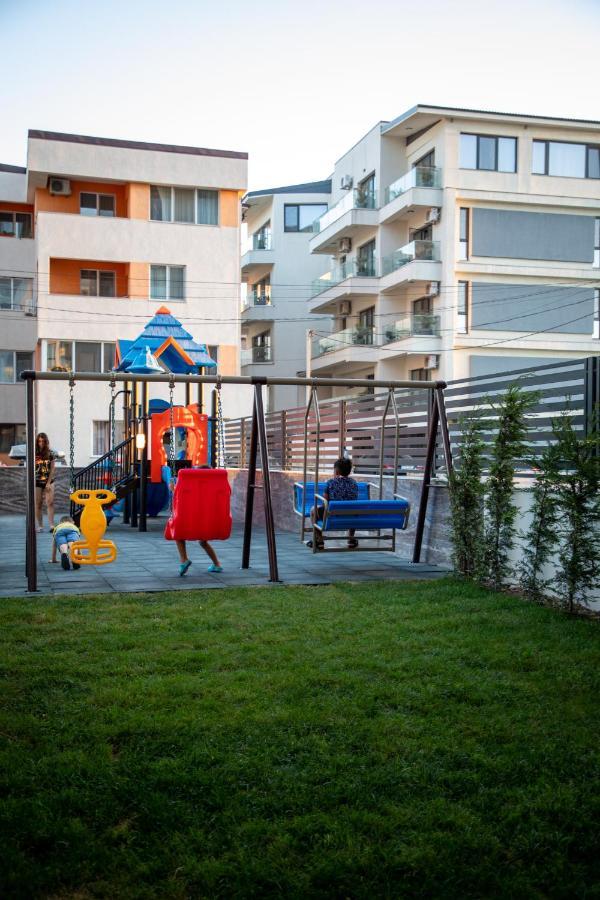 Kida'S Apartment In Nord10-Pool-Playground Мамая Экстерьер фото